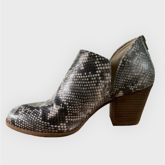 Carlos Santana Snake Skin Carmin Ankle Booties Women’s 10 Stacked Heel - Picture 3 of 6